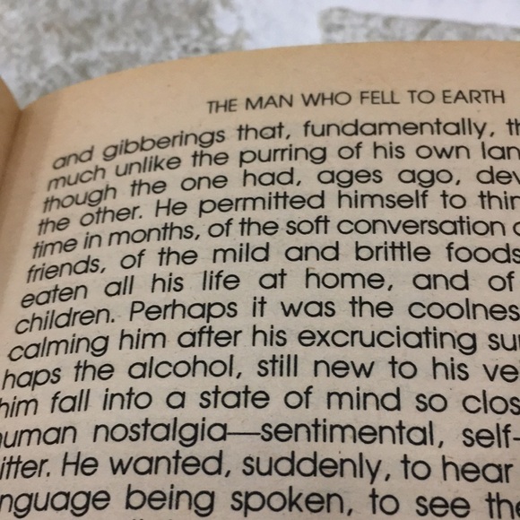 “The Man Who Fell To Earth” Vintage Science Fiction Paperback Book - Picture 4 of 8